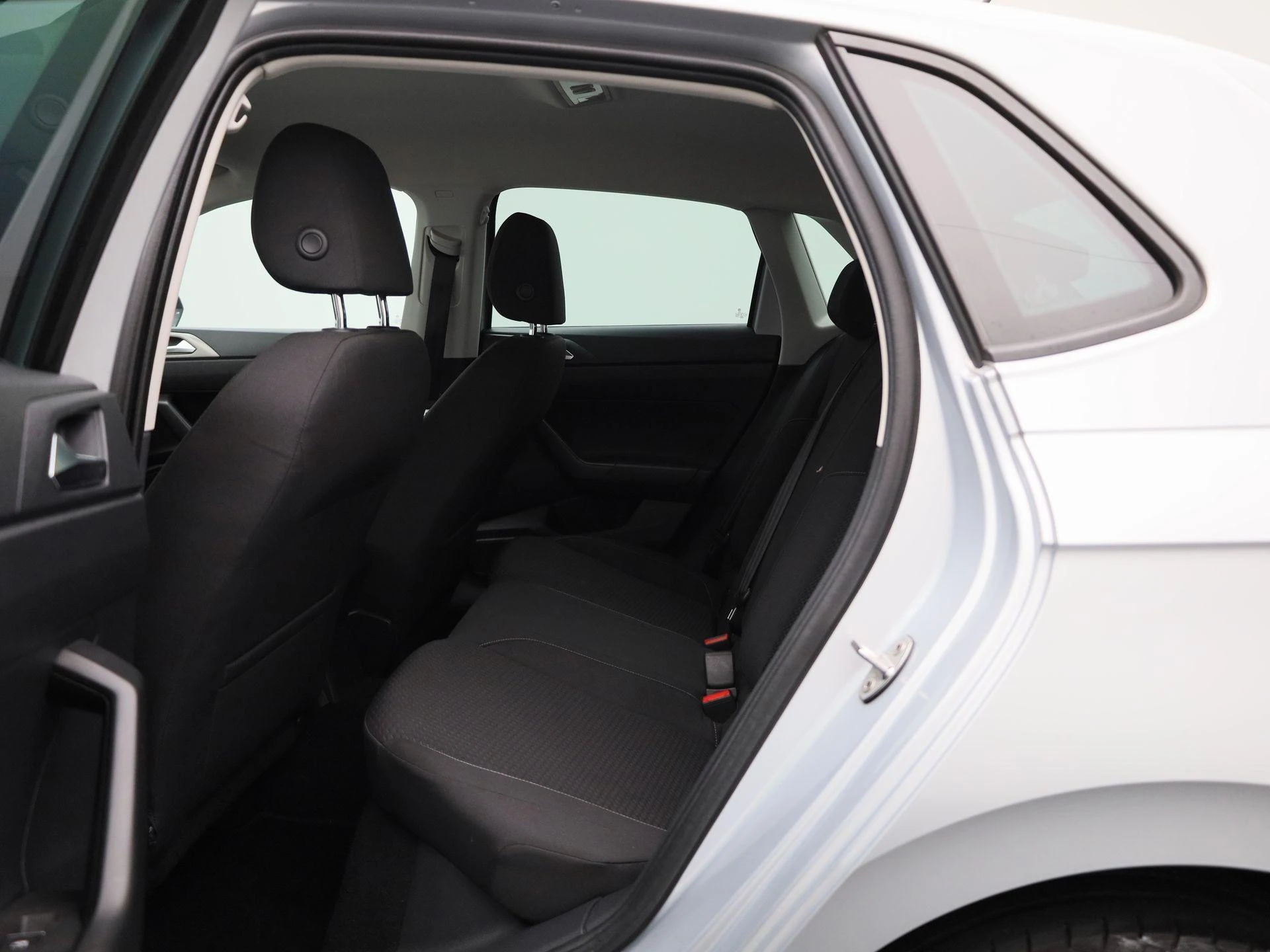 Volkswagen-Polo-image-9