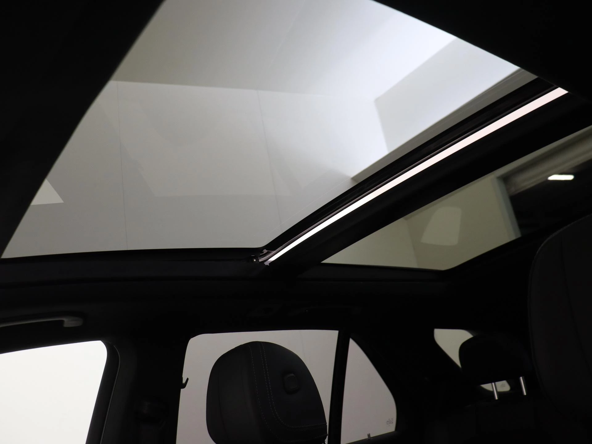 Mercedes-Benz-GLE-image-39