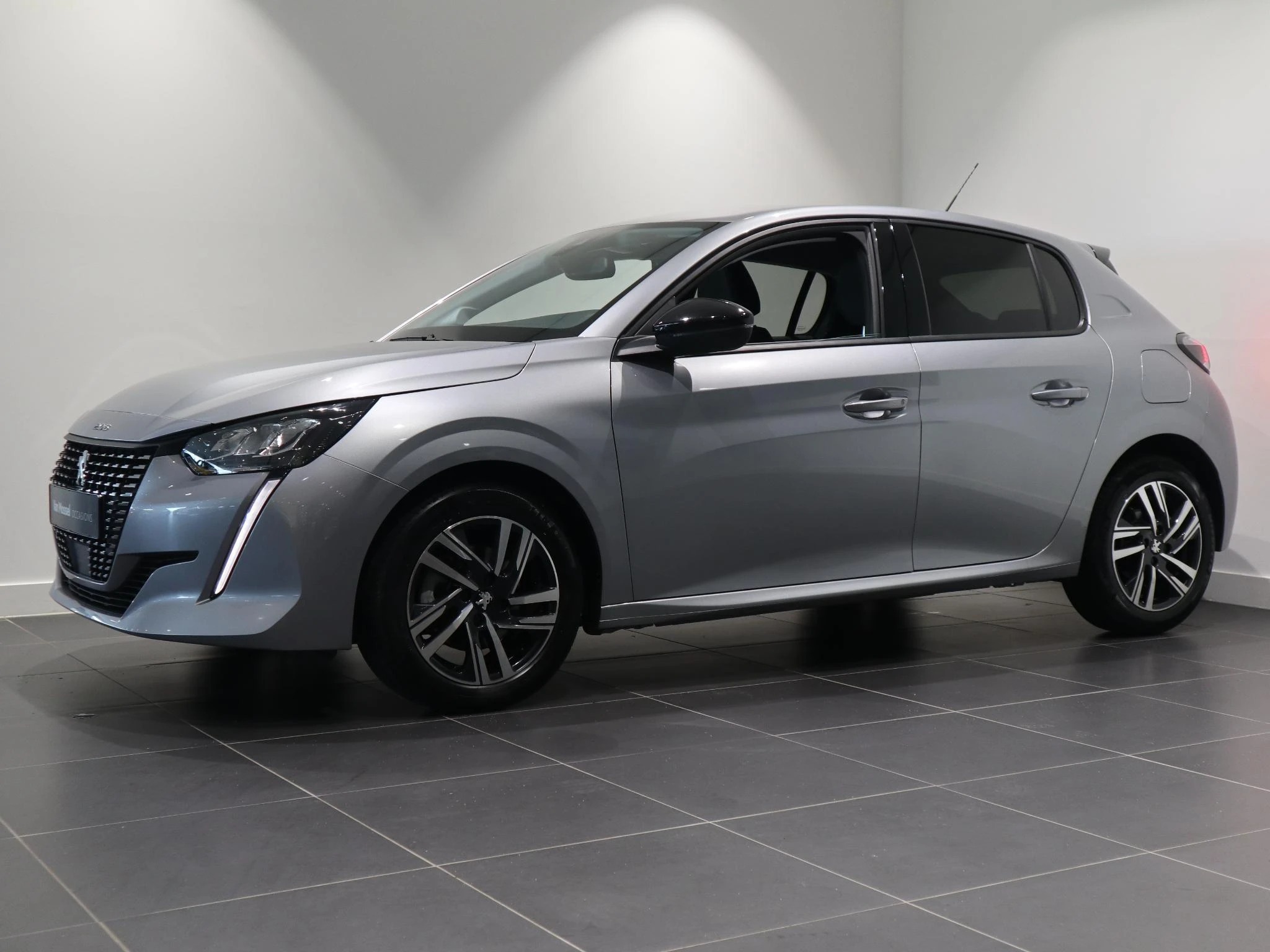 Peugeot-208-image-2
