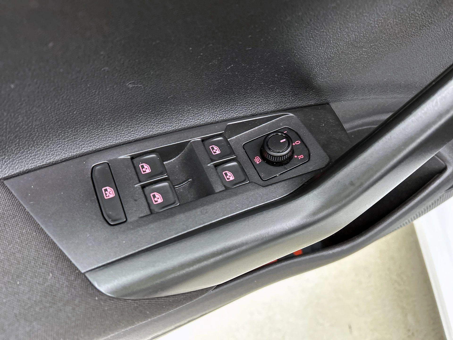 Volkswagen-Polo-image-30