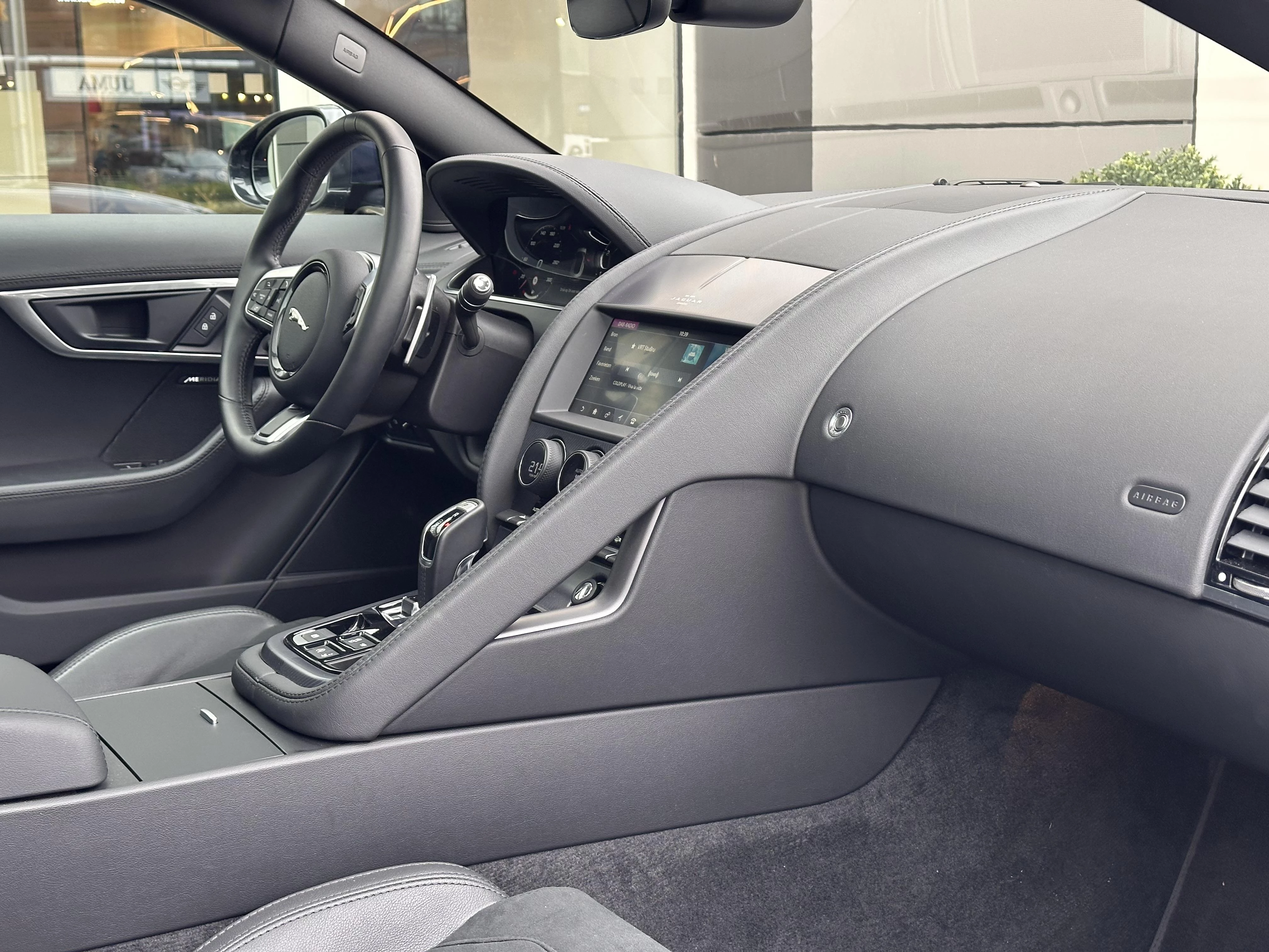 Jaguar-F-Type-image-8