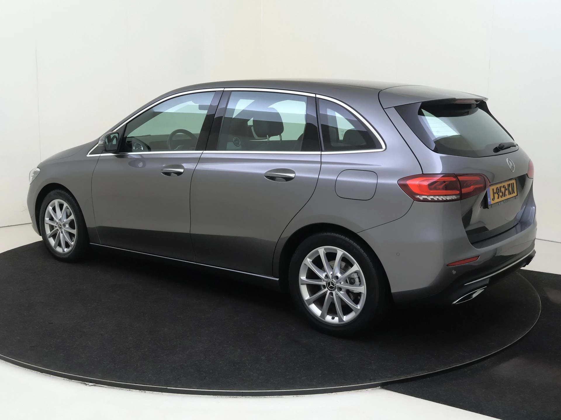 Mercedes-Benz B-Klasse 180 Launch Edition Premium