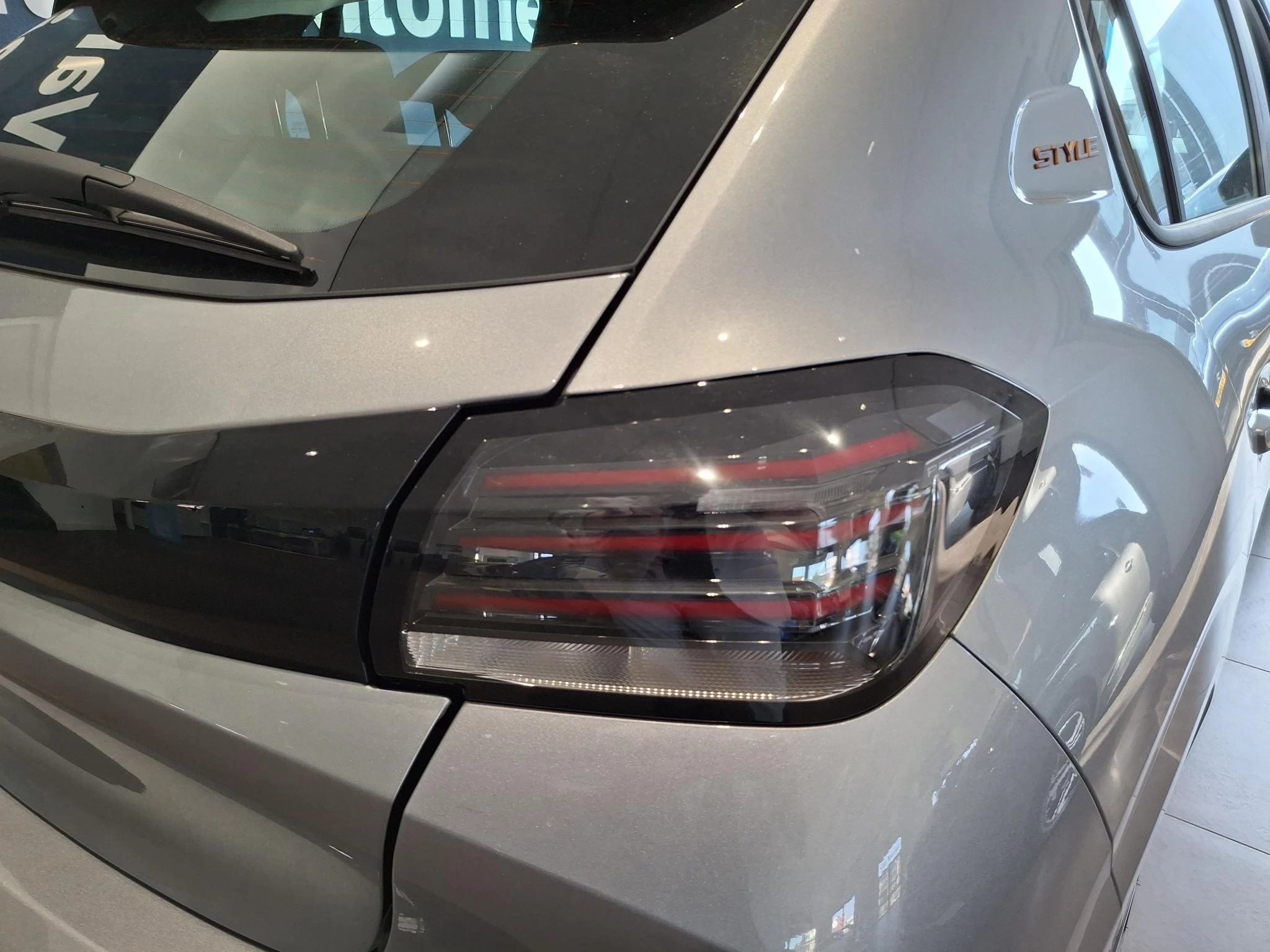 Peugeot-208-image-8