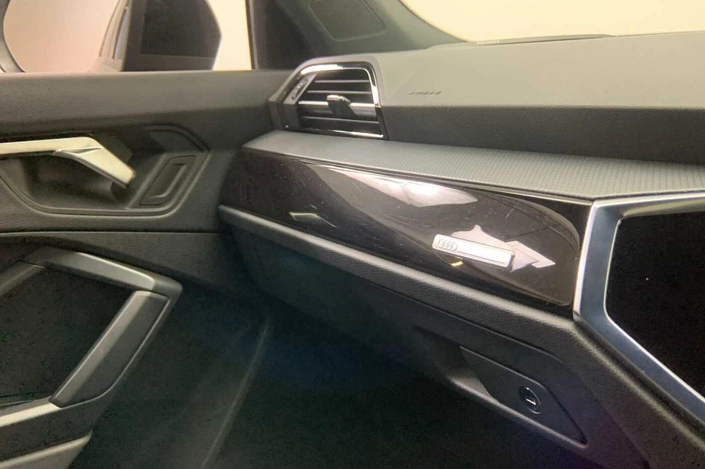 Audi-Q3-image-15
