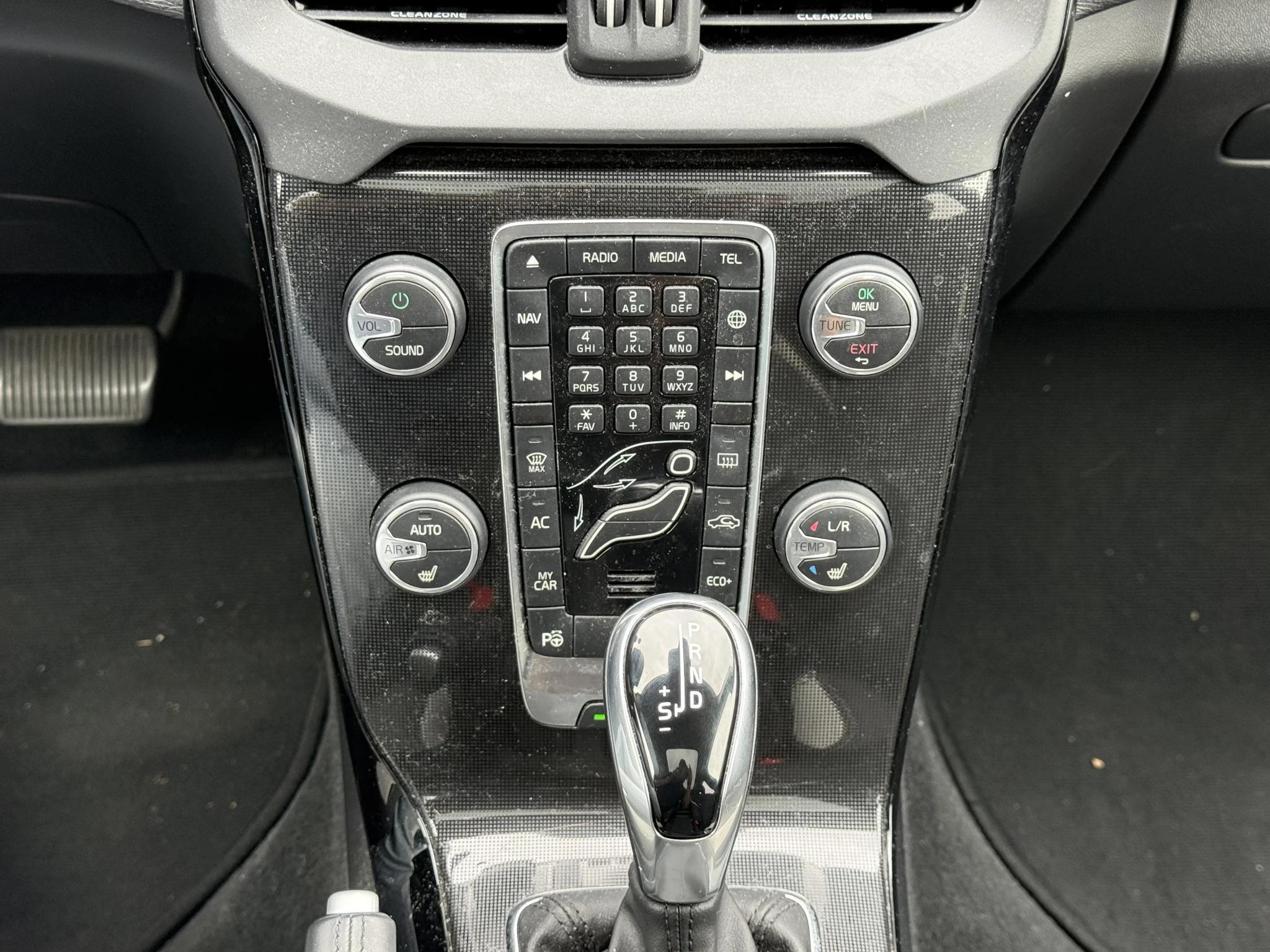 Volvo-V40-image-19