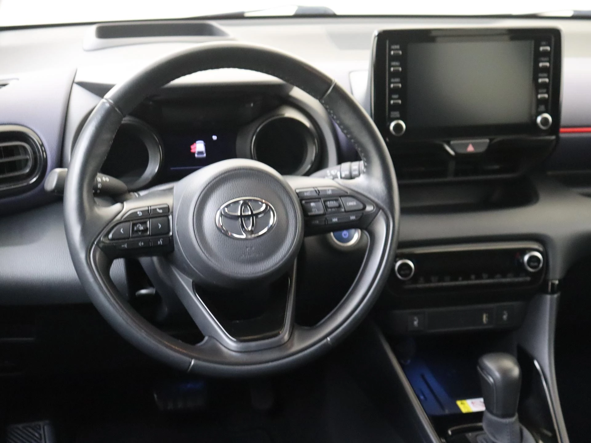 Toyota-Yaris-image-13