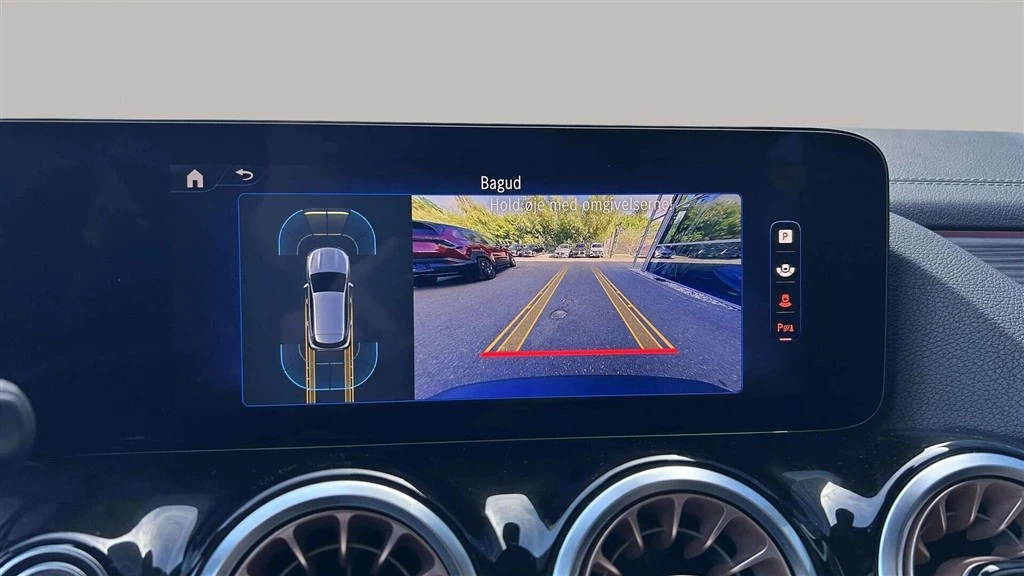Mercedes-Benz-EQA-image-14