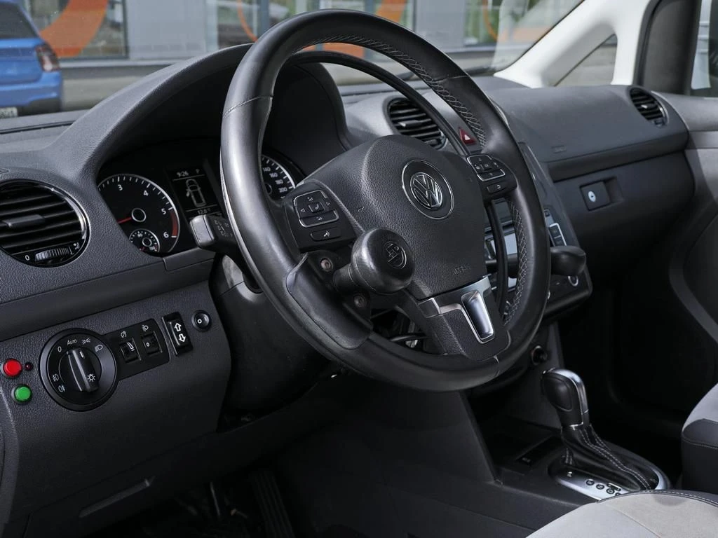 Volkswagen-Caddy-image-9