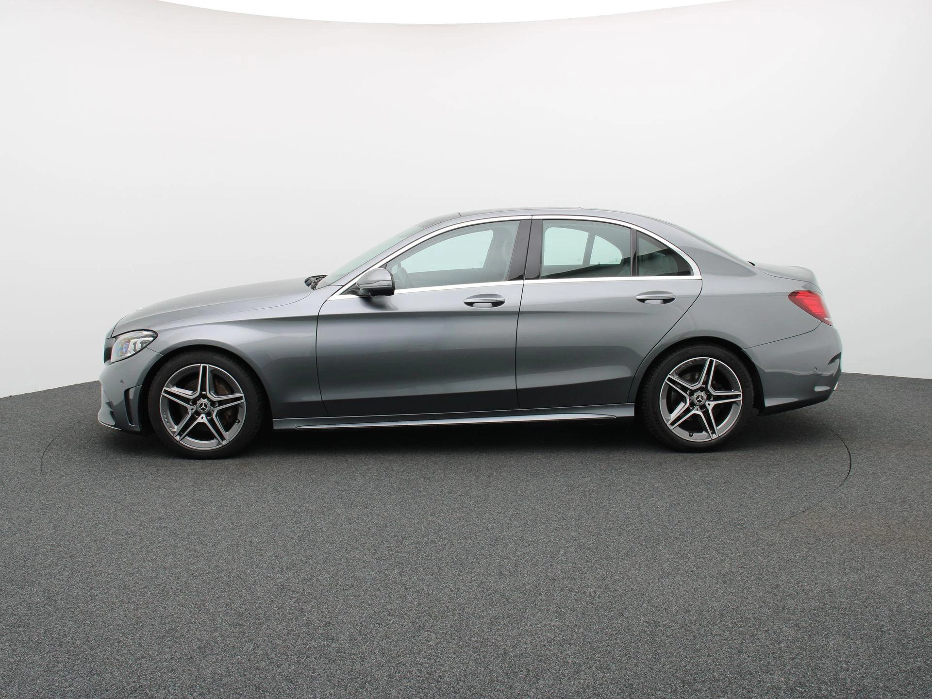 Mercedes-Benz C-Klasse 200 AMG LINE BERLINE + CARPLAY + PANORAMISCH DAK + MULTIBEAM LED +