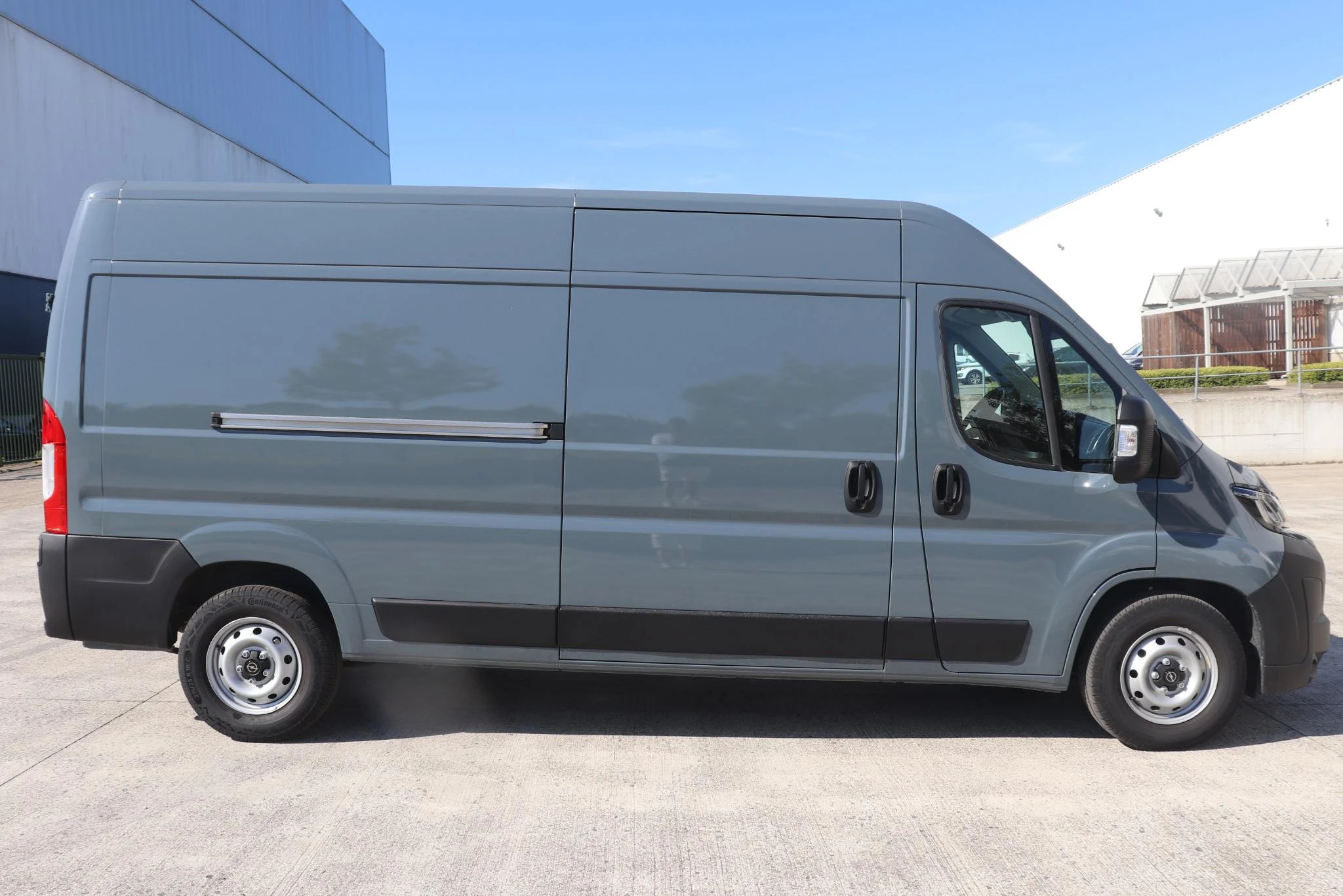 Opel-Movano-image-2