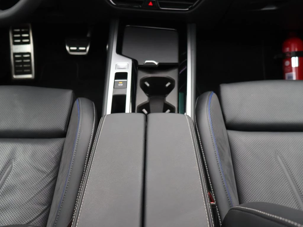 Volkswagen-Passat-image-16