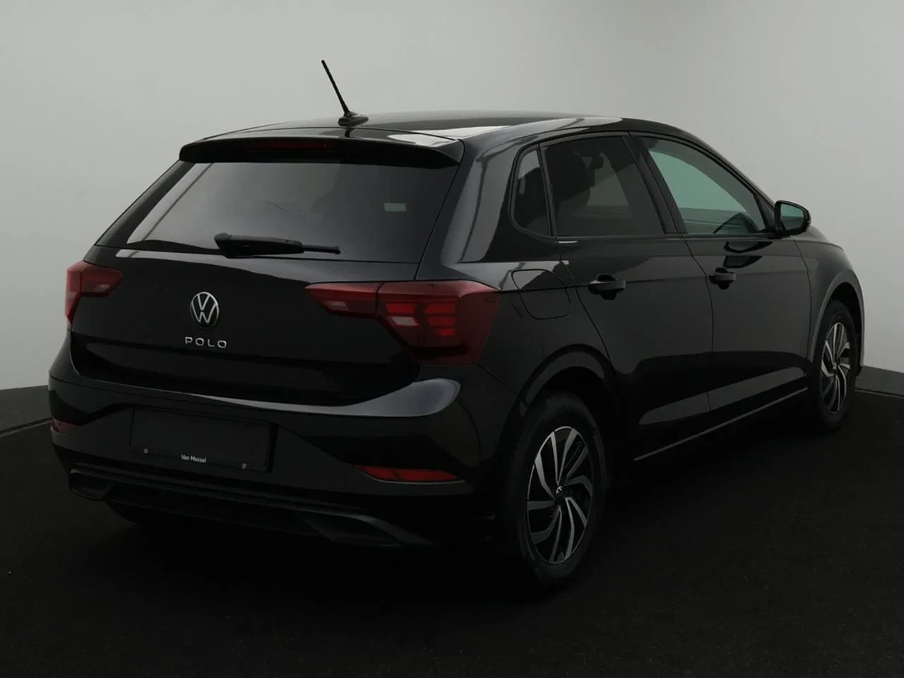 Volkswagen-Polo-image-5