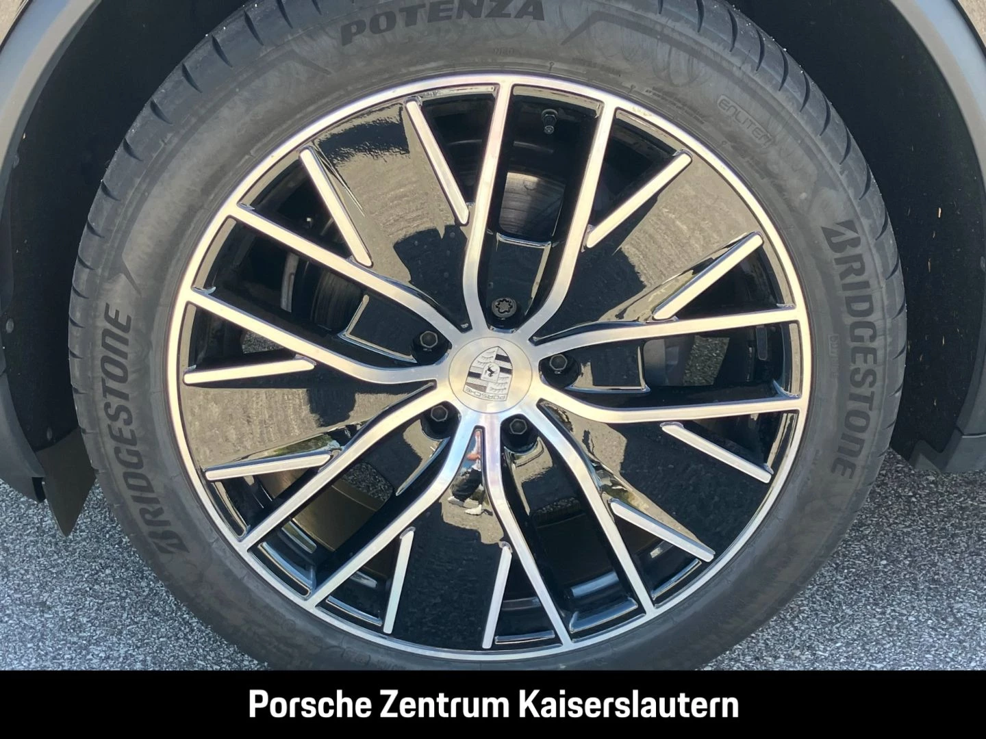 Porsche Macan Hinterachslenkung BOSE Luftfederung 21-Zol -