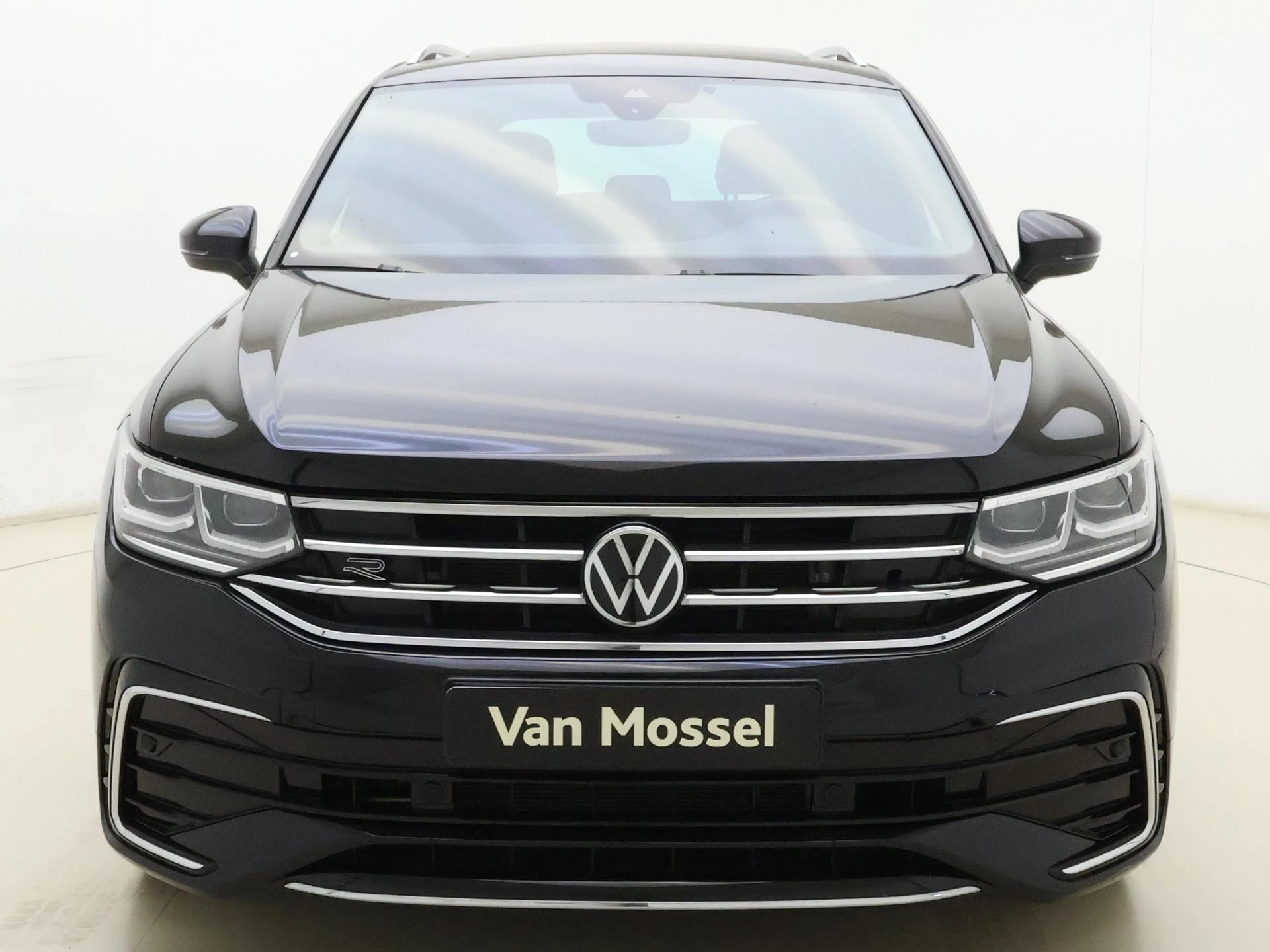 Volkswagen-Tiguan-image-8