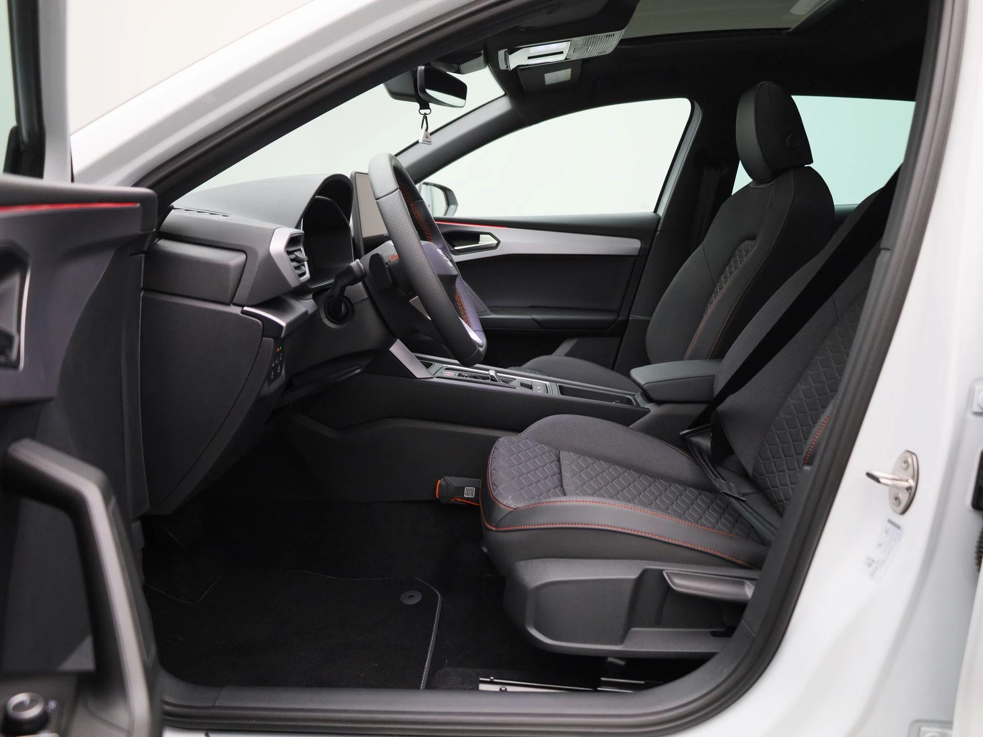 SEAT Leon 1.5 TSI e-Hybrid FR Business