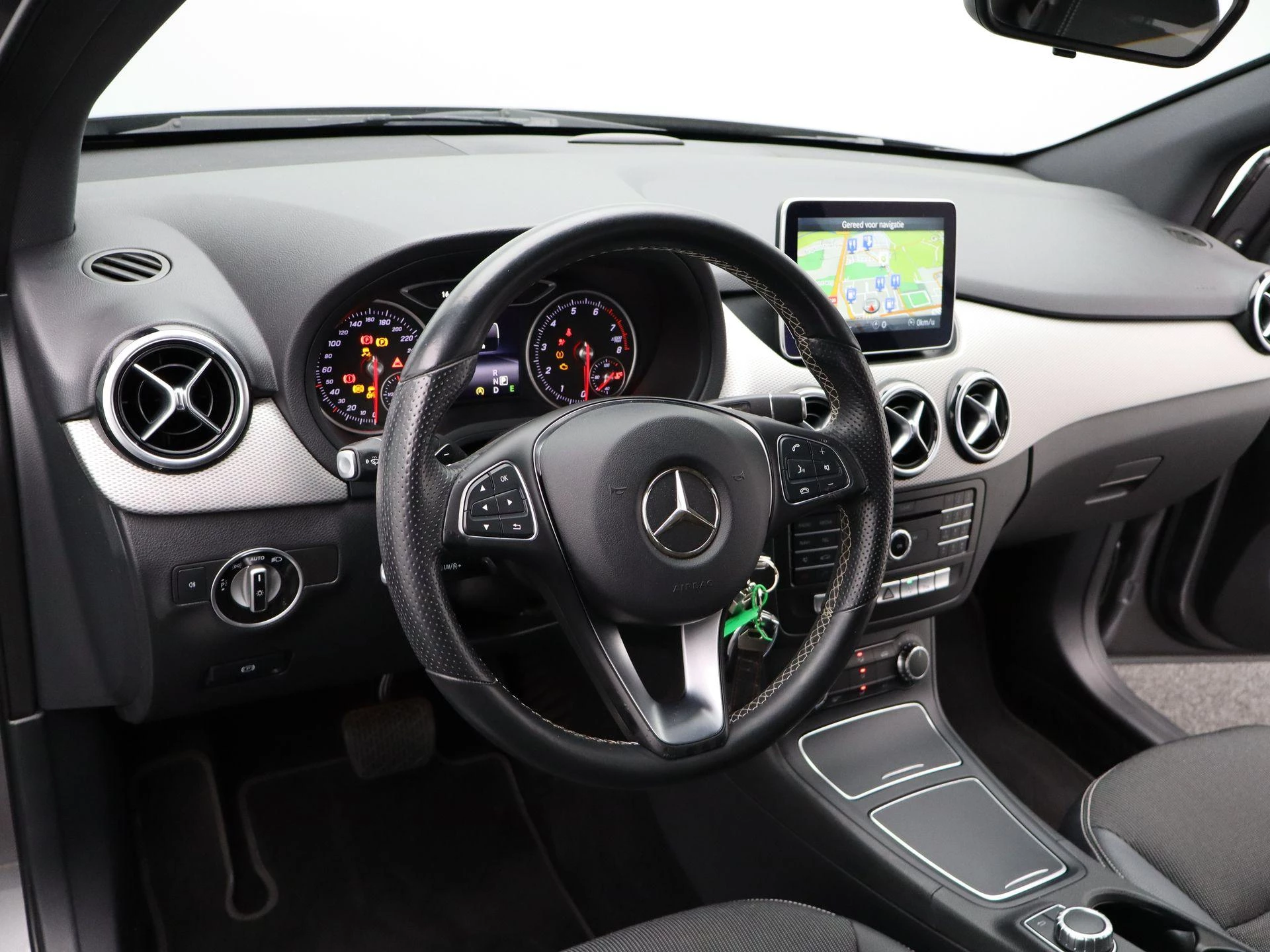 Mercedes-Benz-B-Klasse-image-27