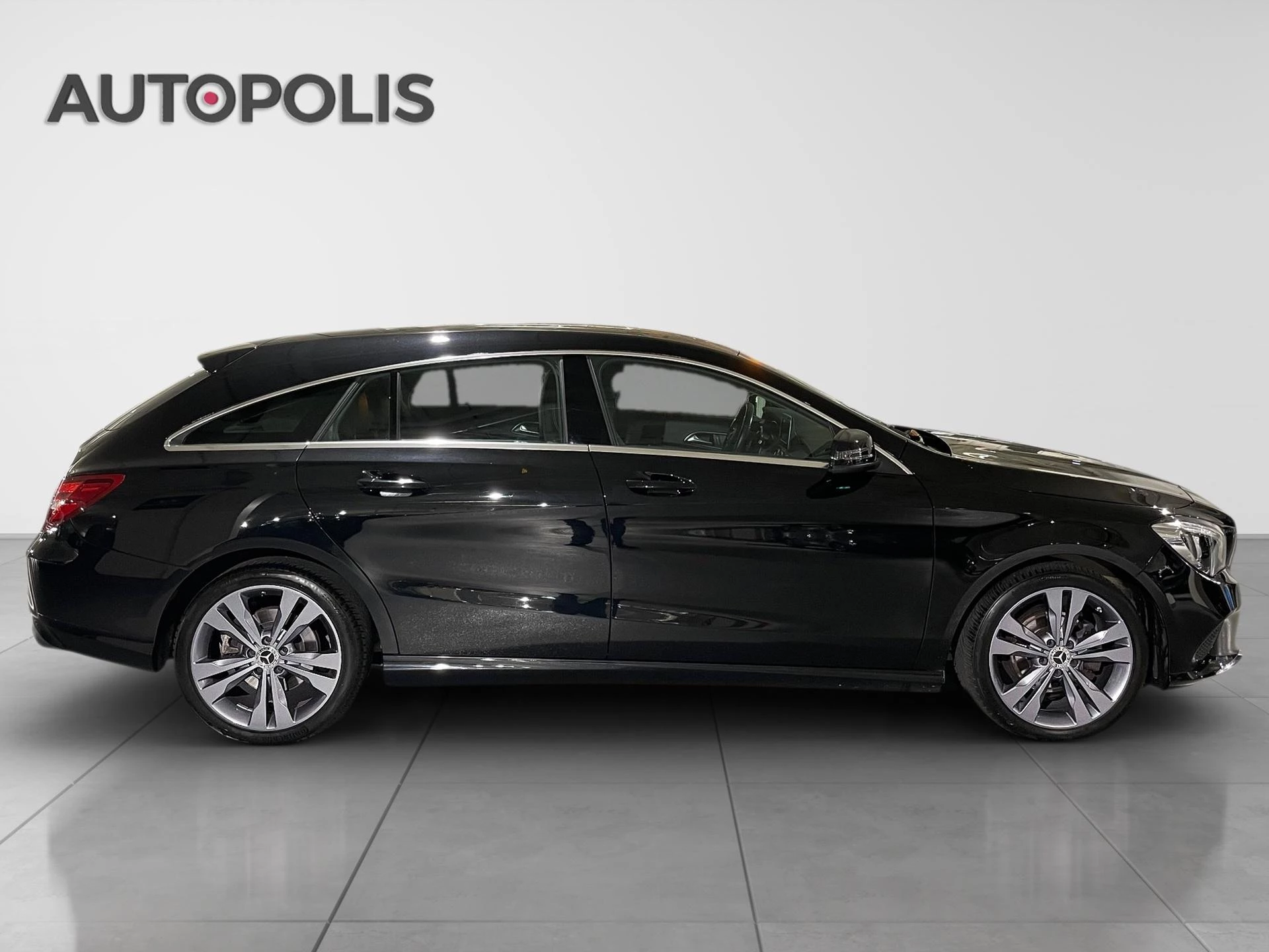 Mercedes-Benz-CLA-image-15