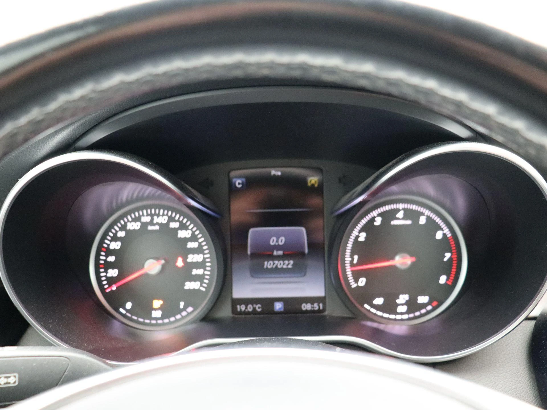 Mercedes-Benz-C-Klasse-image-14