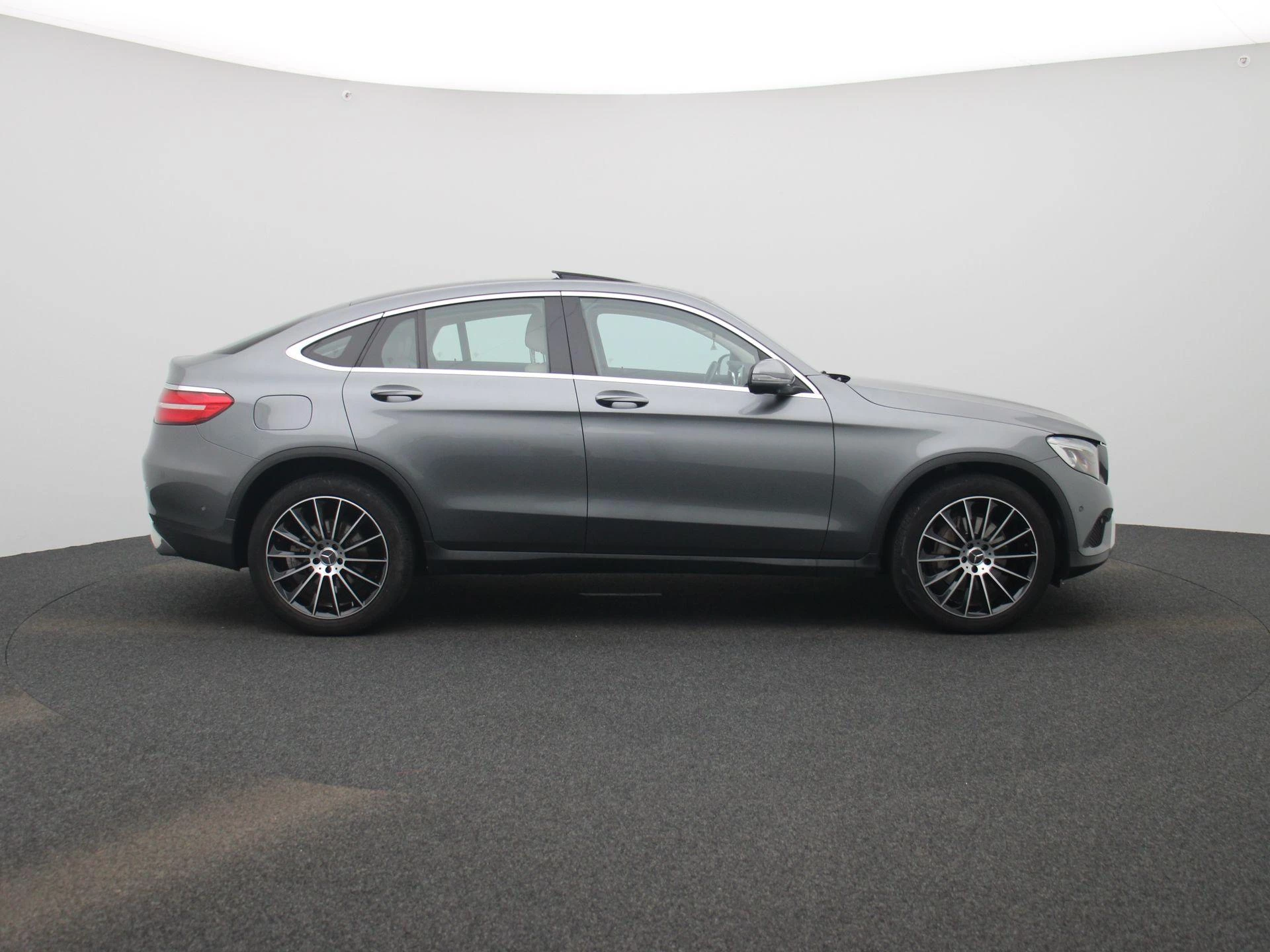 Mercedes-Benz-GLC-image-5