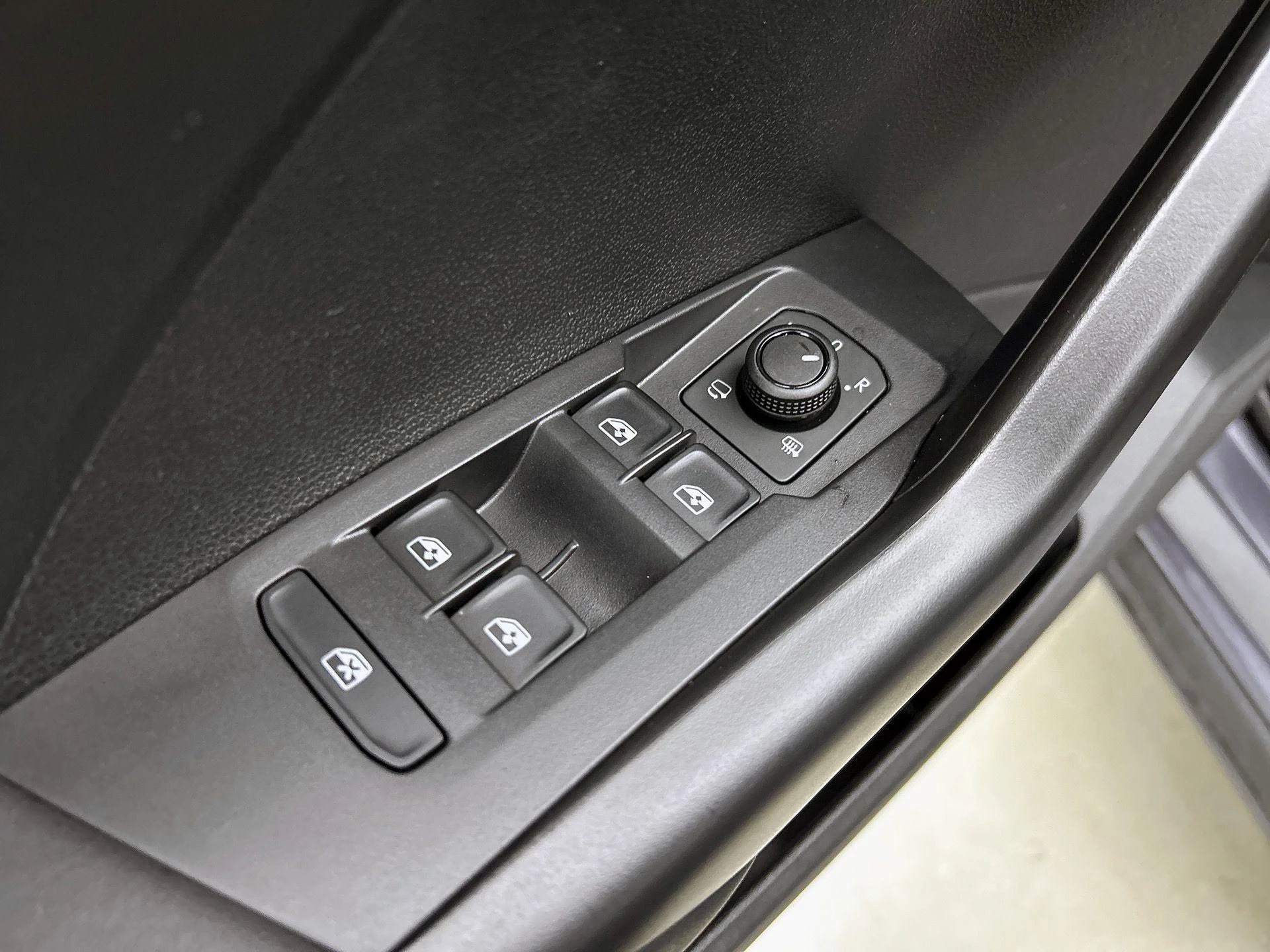Volkswagen-T-Cross-image-28