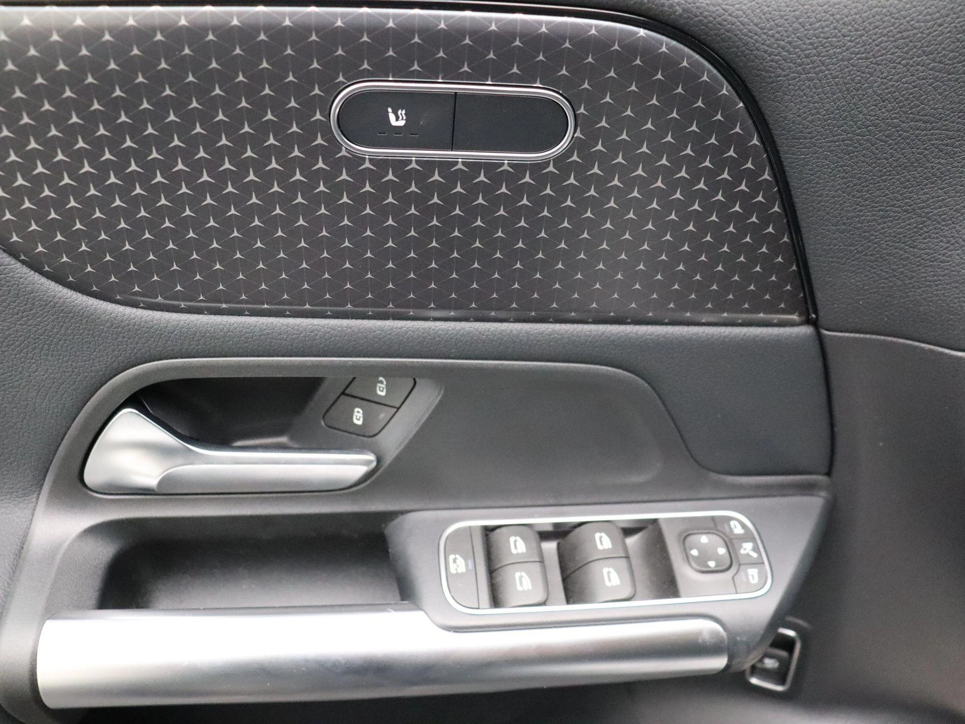 Mercedes-Benz B-Klasse 180 d Business Line + CARPLAY + CAMERA + SENSOREN +
