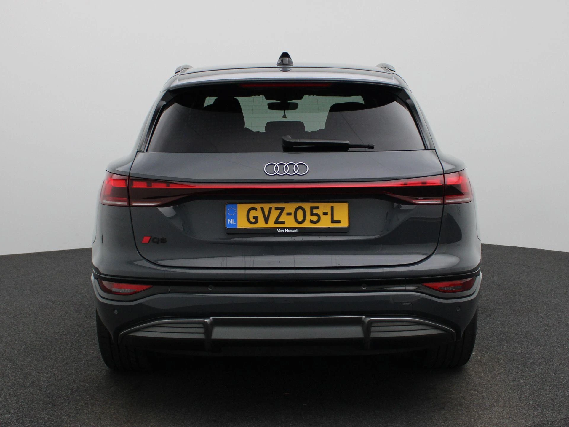 Audi-Q6 e-tron-image-4