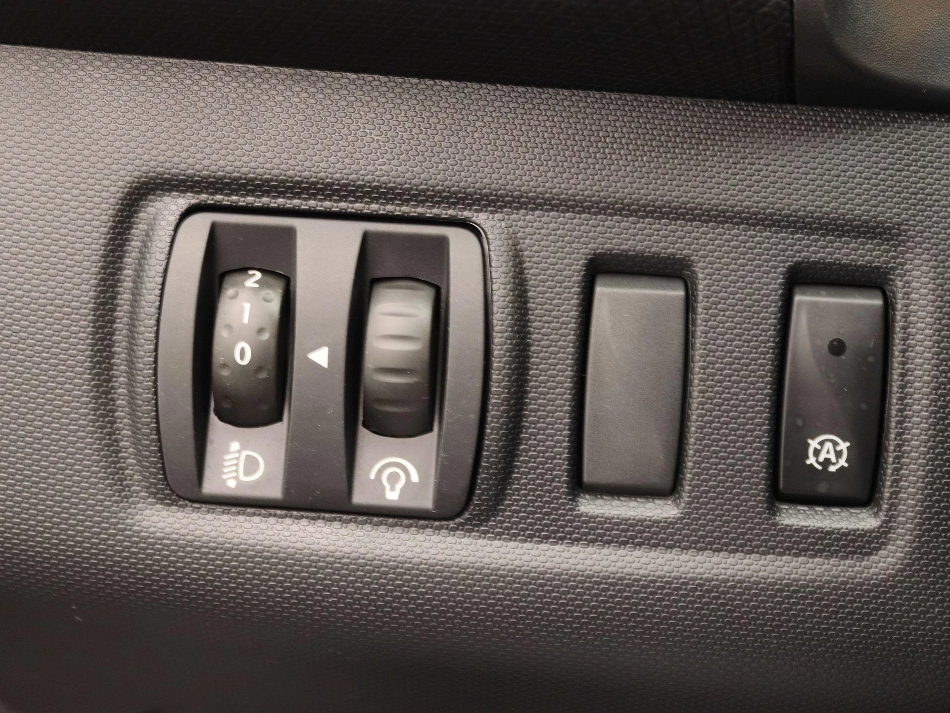 Renault-Clio-image-19