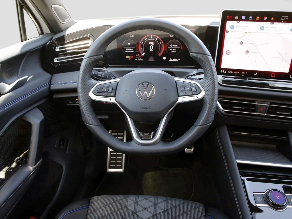 Volkswagen-Tiguan-image-13