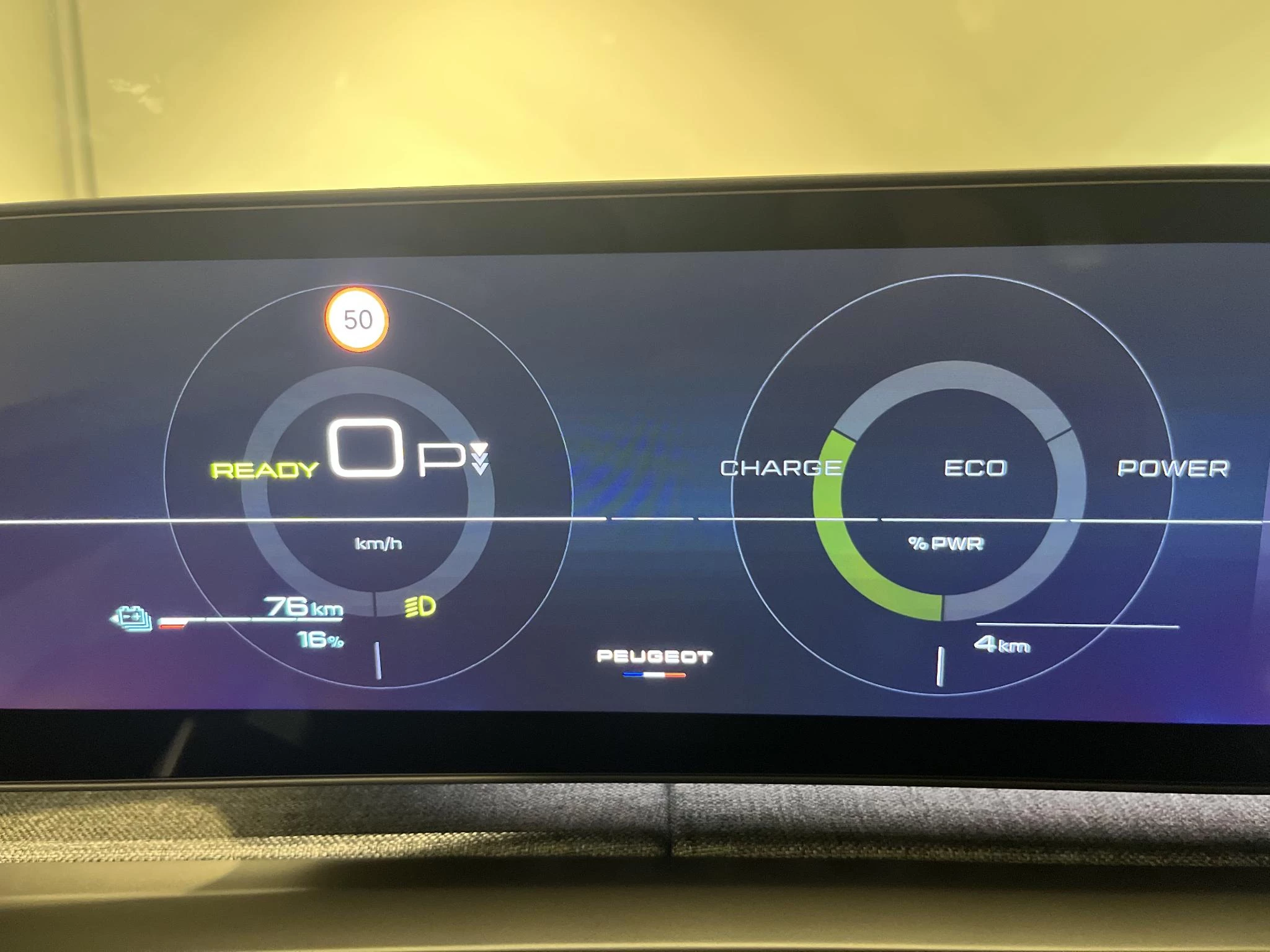 Peugeot-e-5008-image-6