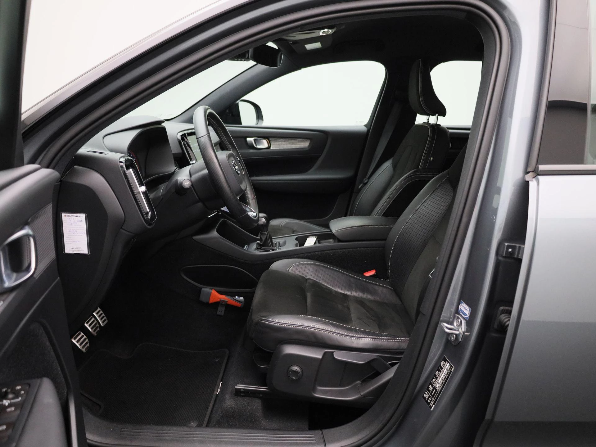Volvo-XC40-image-8