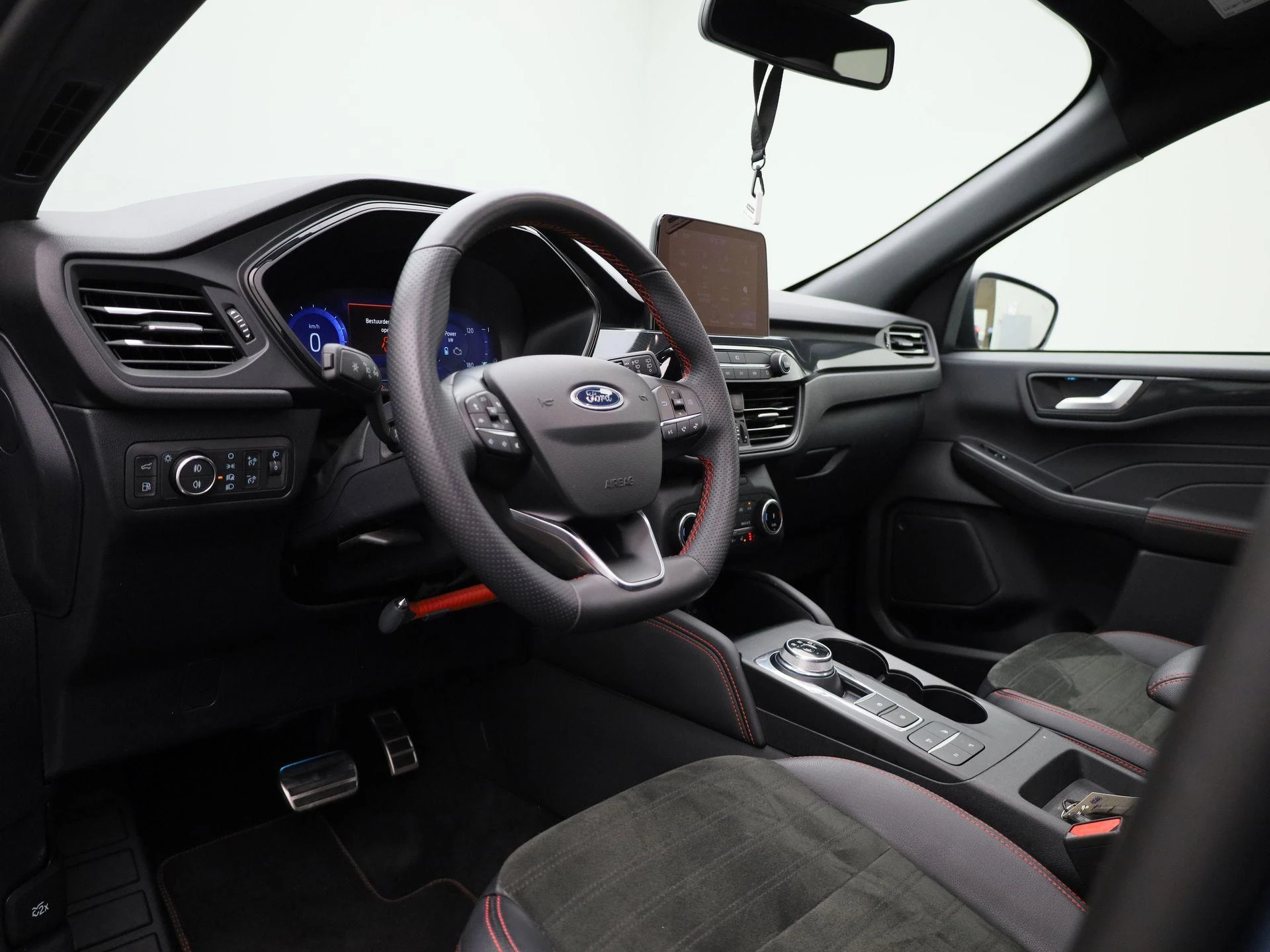 Ford Kuga - 34