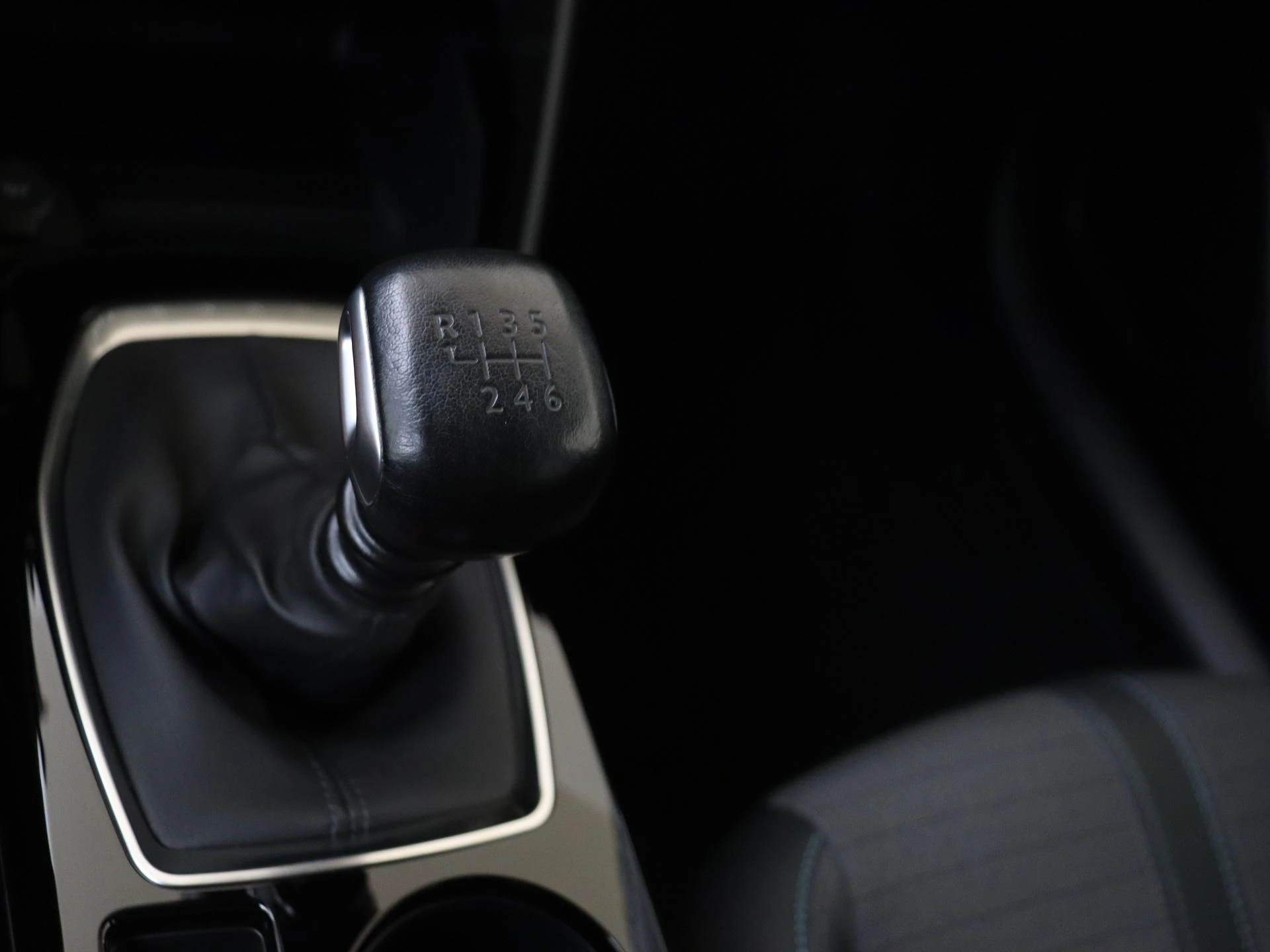 Peugeot-208-image-13