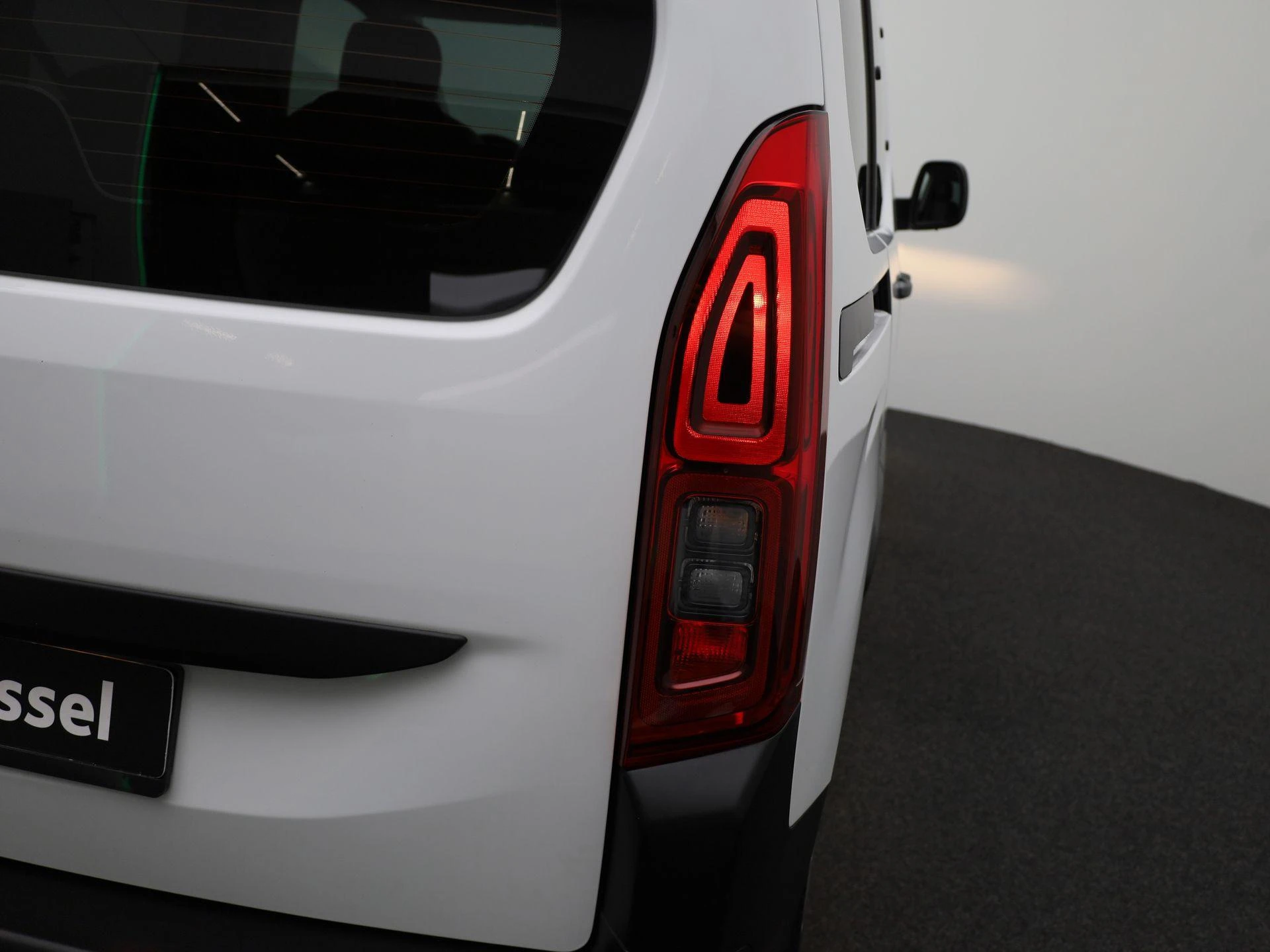 Opel-Combo Life-image-29