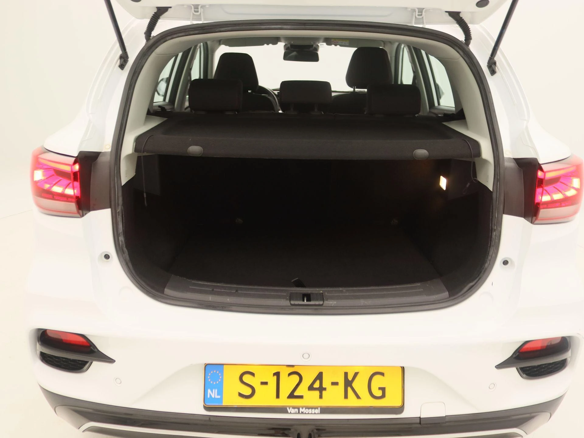 MG-ZS EV-image-12