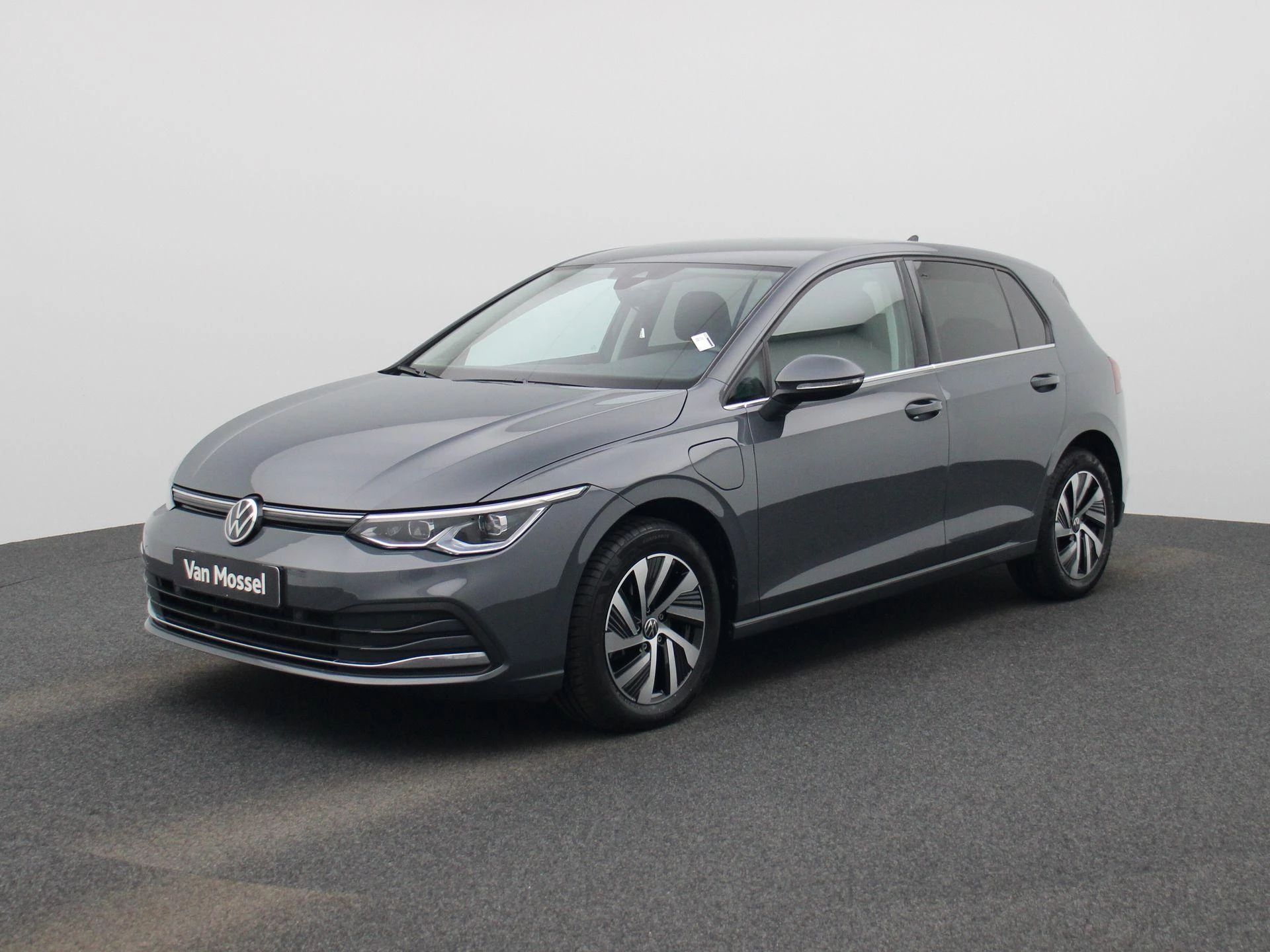 Volkswagen-Golf-image-0