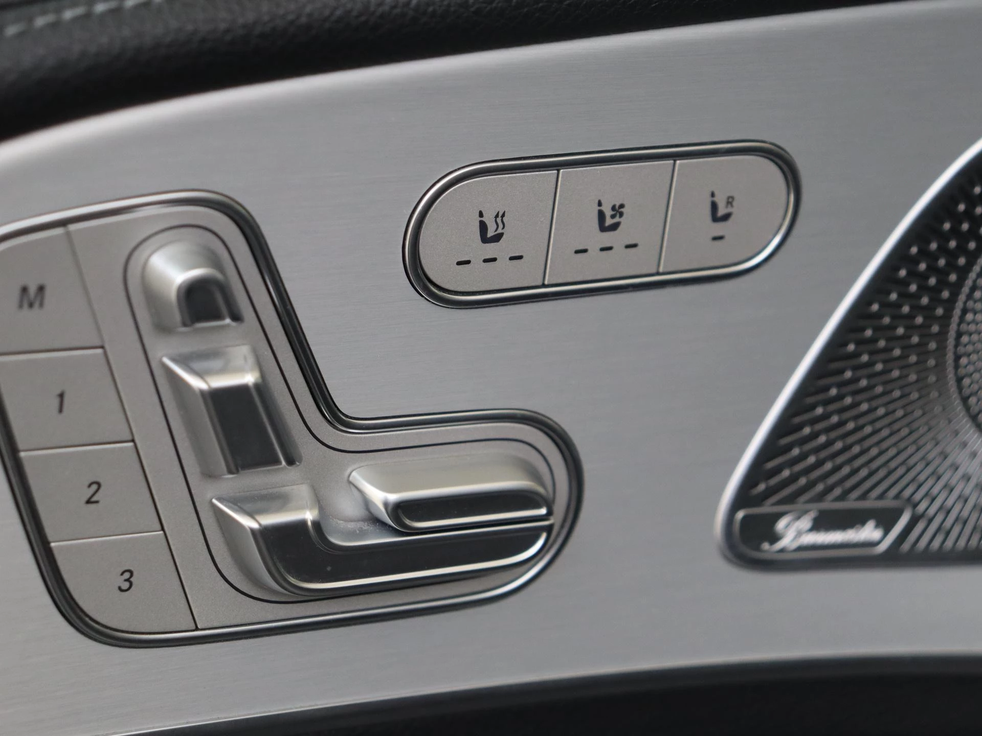 Mercedes-Benz-GLE-image-36