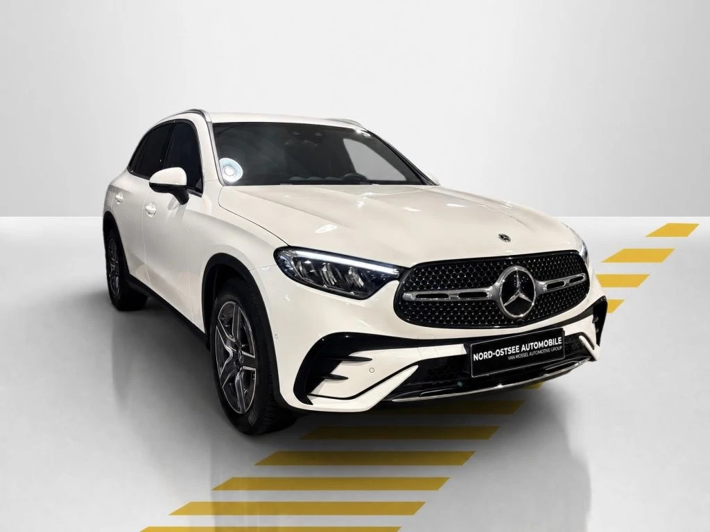 Mercedes-Benz-GLC 300 d-image-17