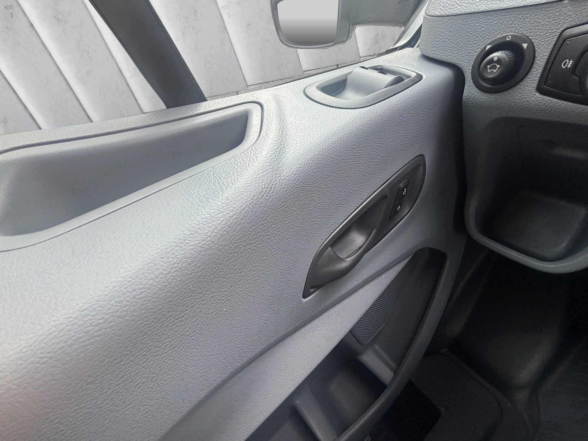 Ford-Transit-image-14