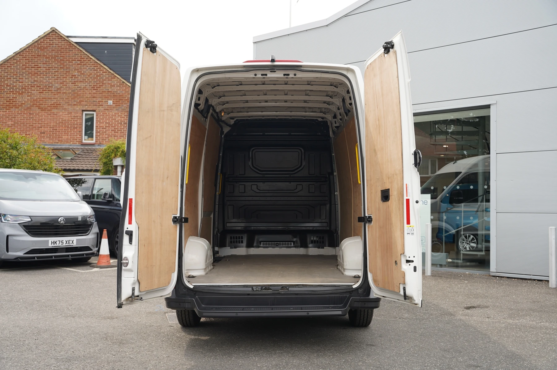 Volkswagen-Crafter-image-26