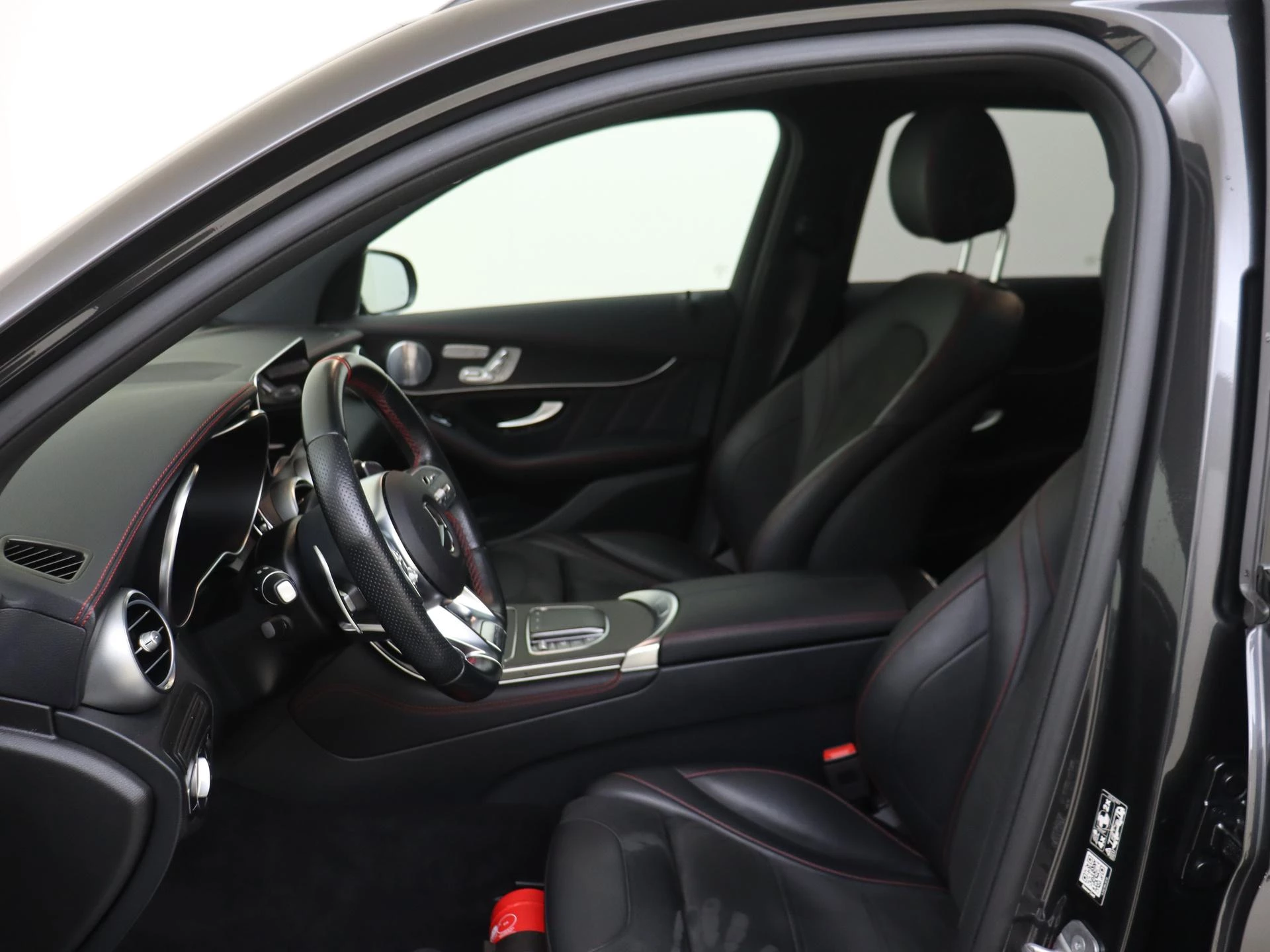 Mercedes-Benz-GLC-image-16
