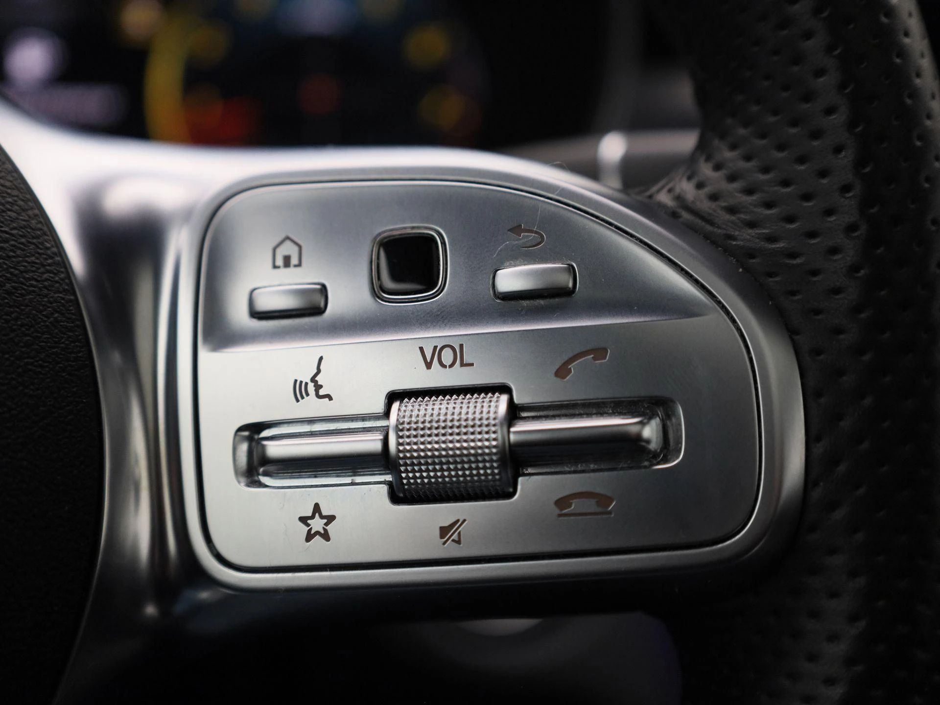 Mercedes-Benz-C-Klasse-image-27