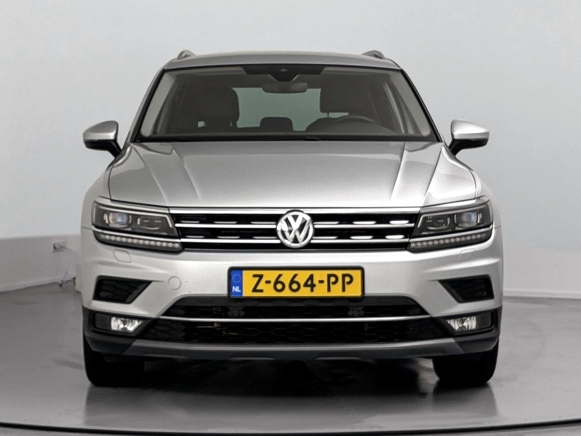 Volkswagen-Tiguan-image-4