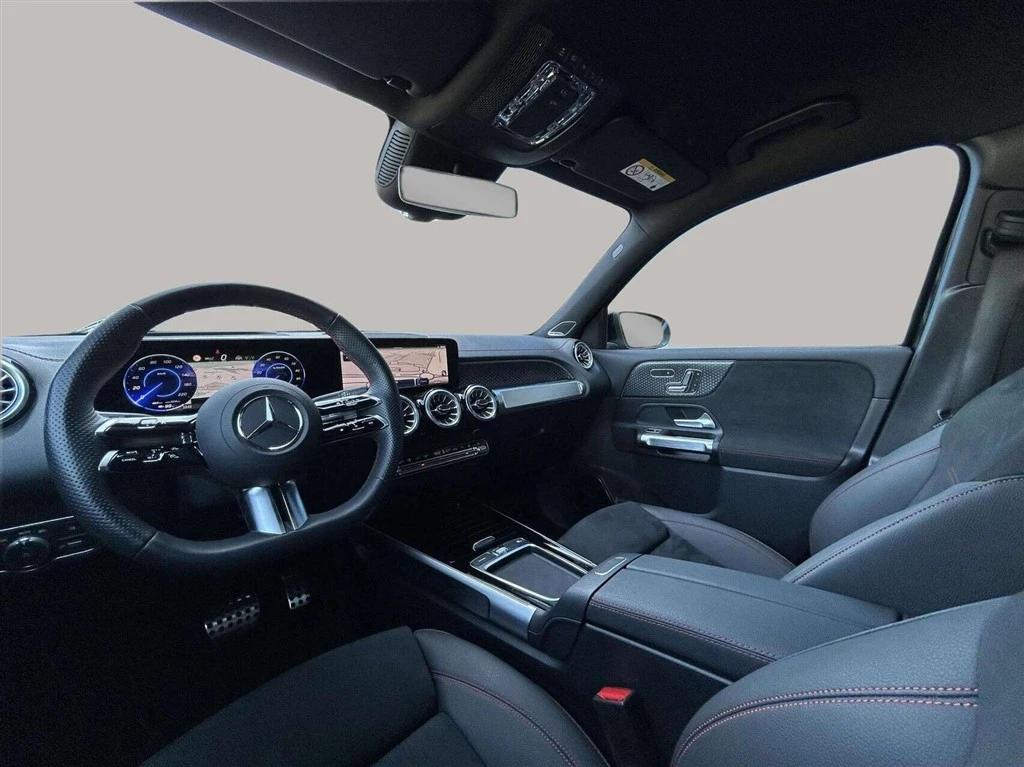 Mercedes-Benz-EQB-image-12