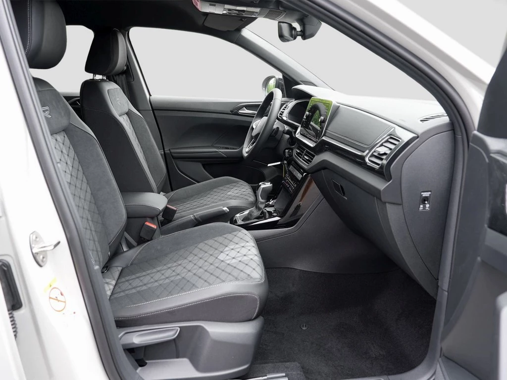 Volkswagen T-Cross R-Line 1.0 TSI AHV RearView BlackStyle