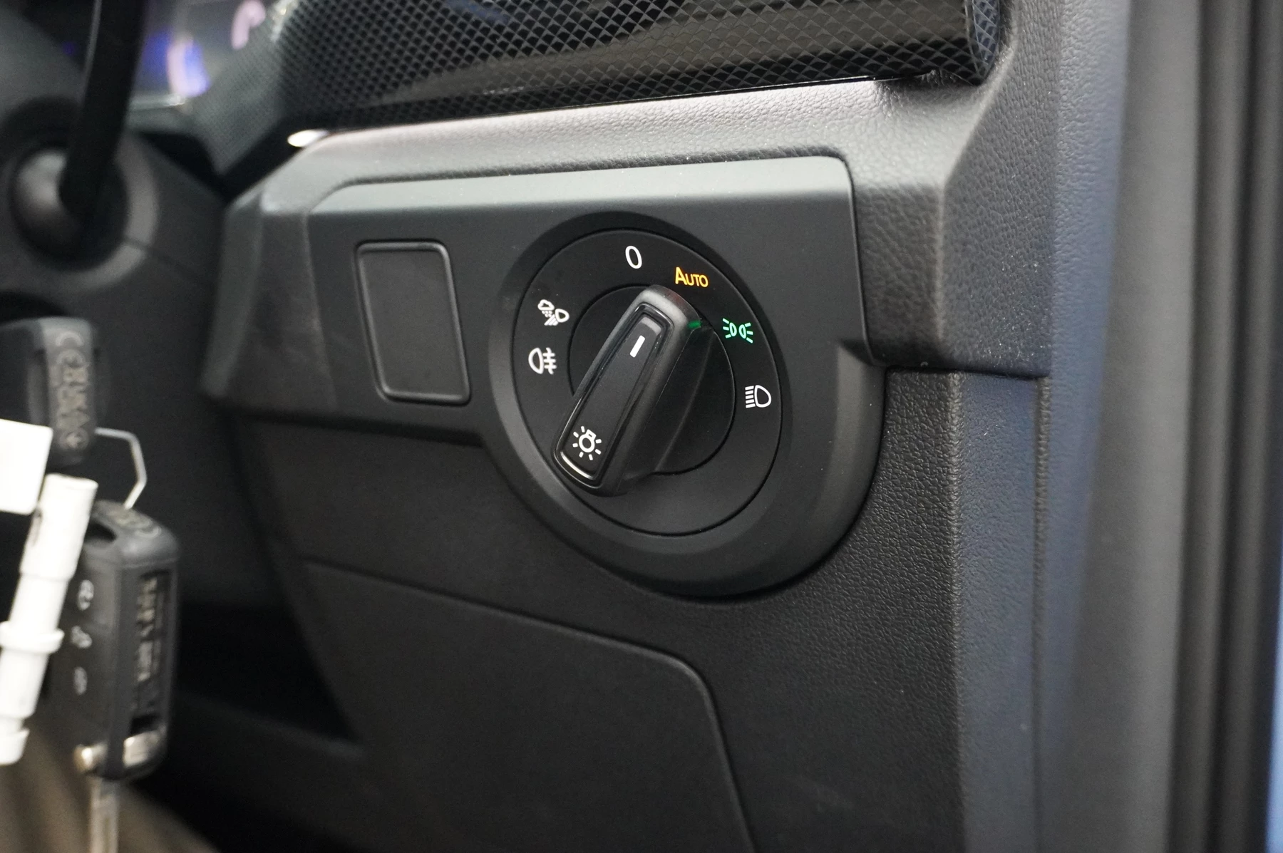 Volkswagen-T-Cross-image-34