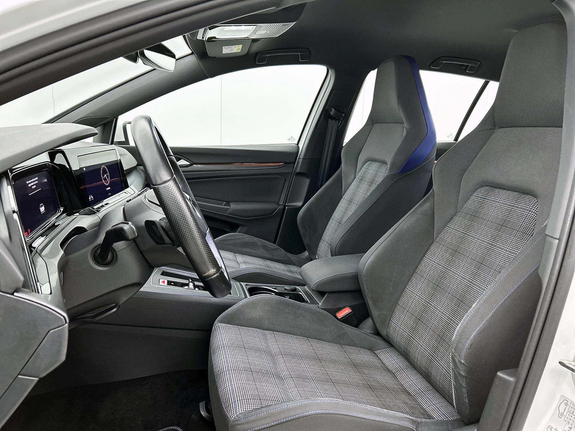 Volkswagen-Golf-image-30