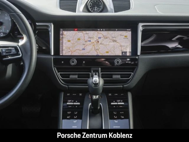 Porsche-Macan-image-19