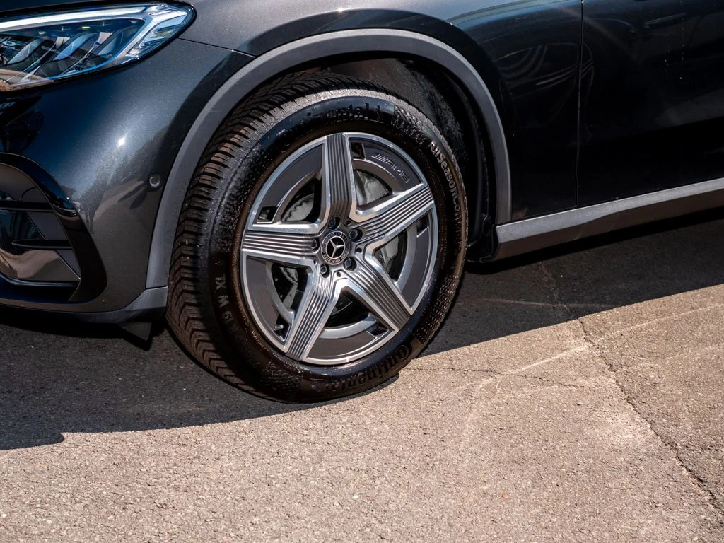Mercedes-Benz-GLC 300 d-image-6