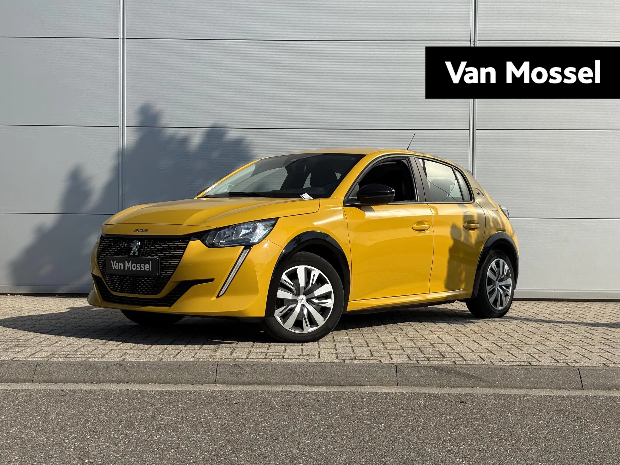 Peugeot-e-208-image-0