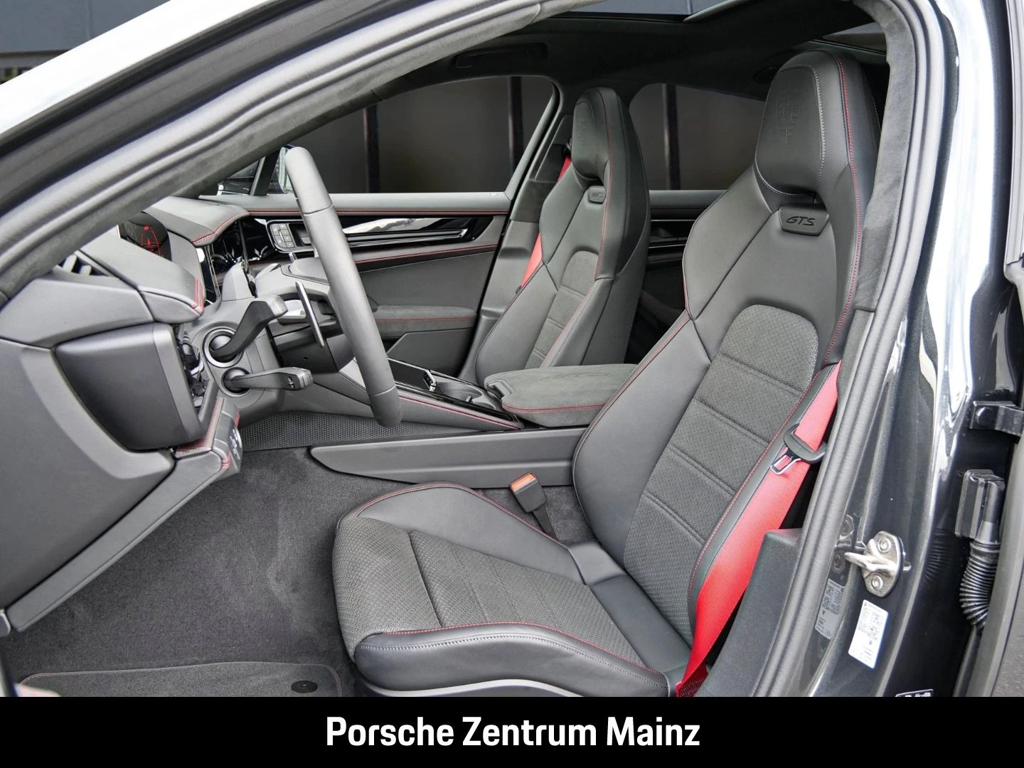 Porsche-Panamera-image-20